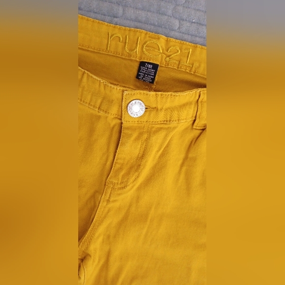 RUE 21 Yellow/Mustard Stretch Jegging (7/8R) - Picture 3 of 3